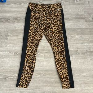 NWT Nike women’s performance 7/8 tights, leopard with black side panels